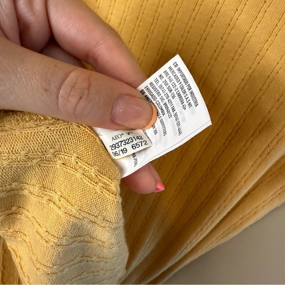 AE Yellow Button V Neck Ruffle Edge Sweater Top Pointelle L - Picture 9 of 9